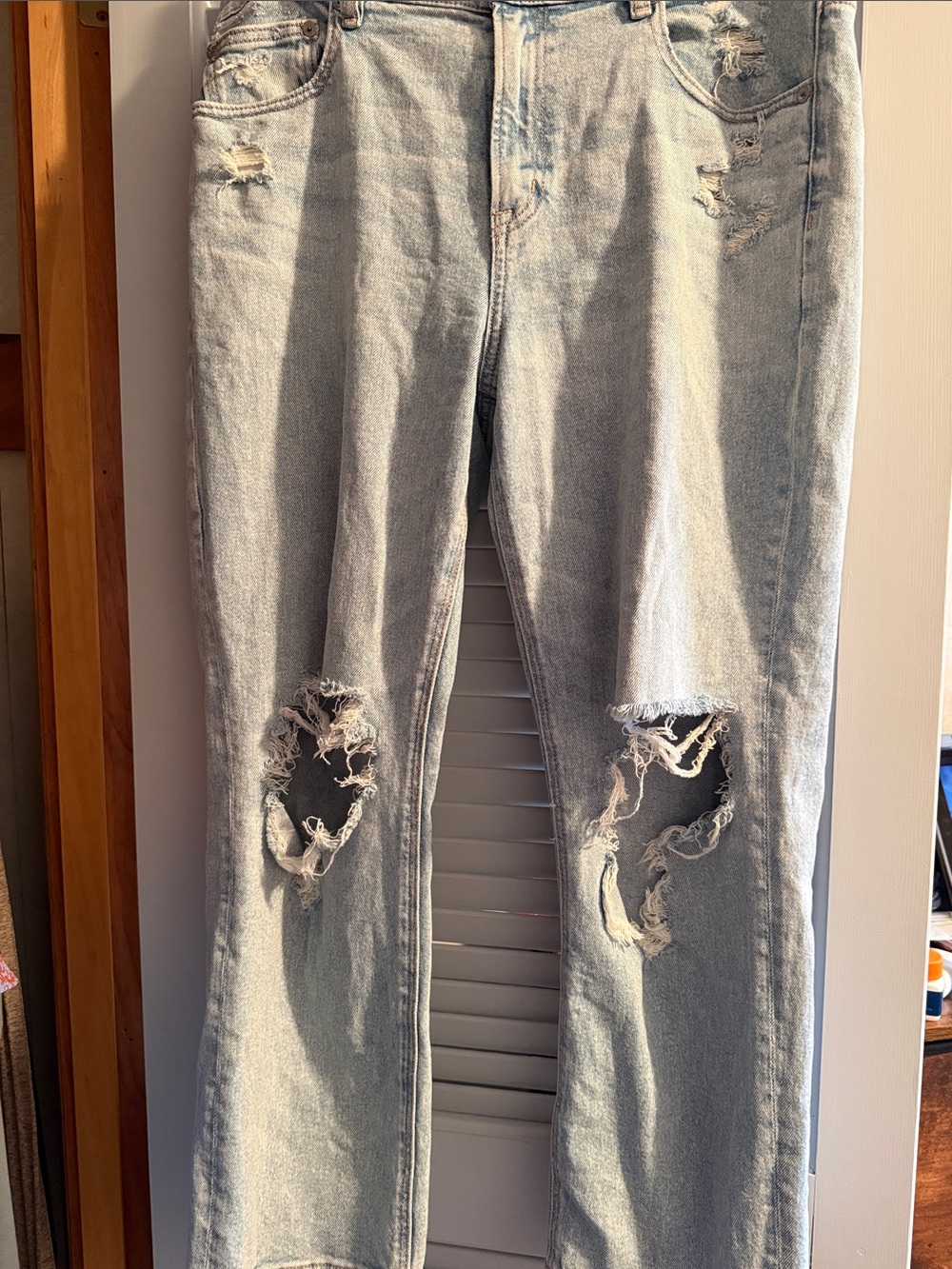 American Eagle Outfitters Light Blue Distressed Straight Leg Jeans